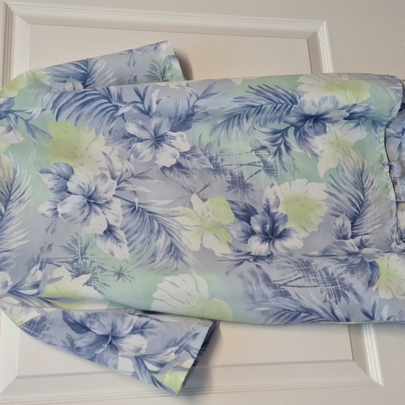 e Alfred Dunner Women's Floral Top - Blue and Green Size 18 - Picture 3 of 3